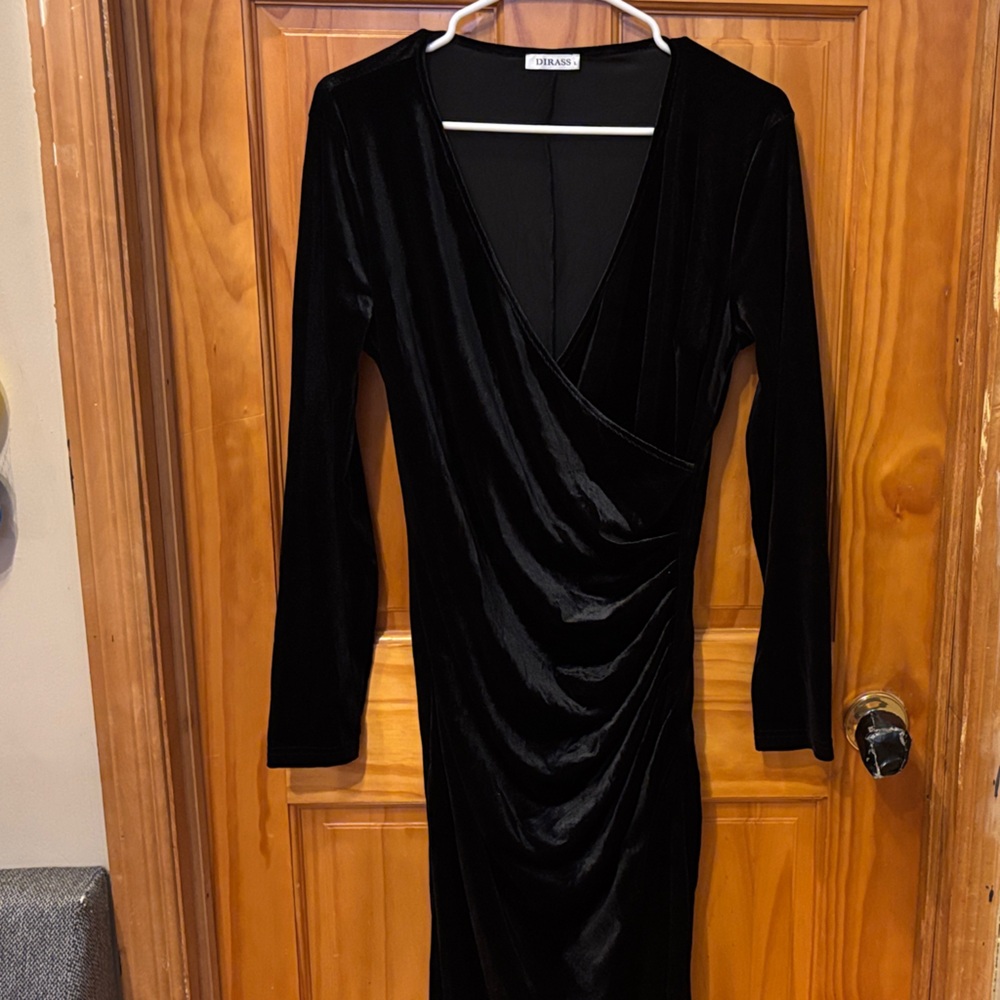 Glamorous Black Velvet Long Sleeve Dress